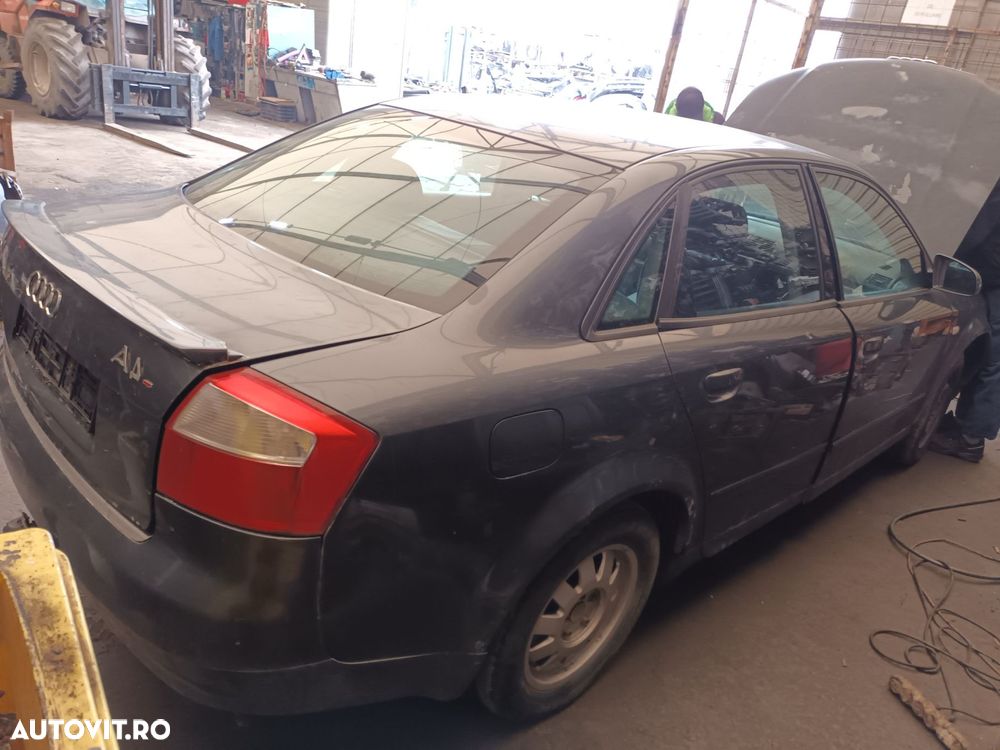 Dezmembrari  Audi A4 B6 (8E)  2000  > 2004 1.9 TDI Motorina - 8