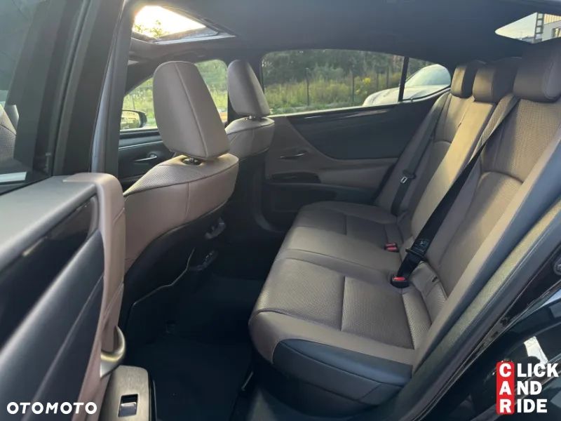 Lexus ES 300h Business Edition + - 24