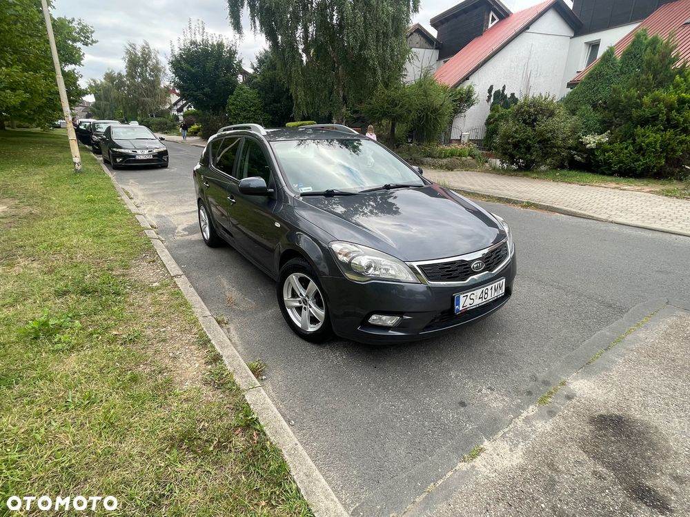Kia Ceed 2011 photo 3