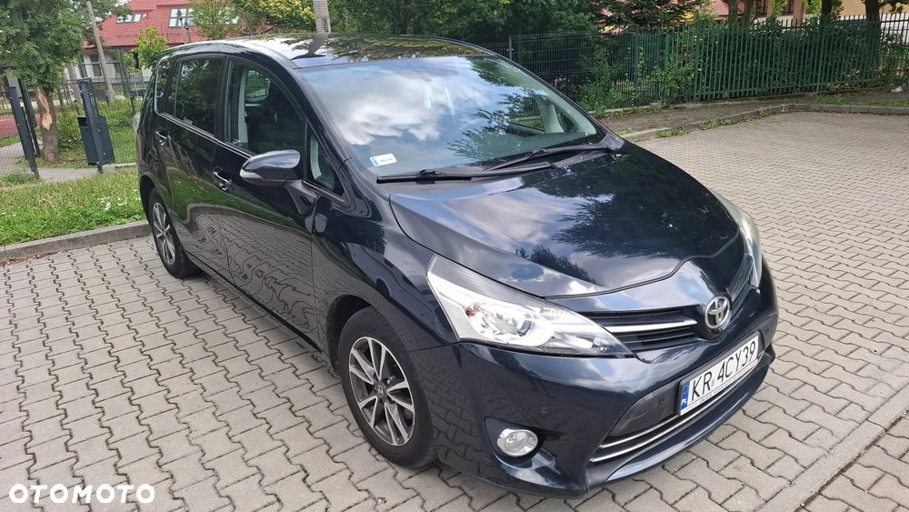 Toyota Verso 1.6 Premium - 1