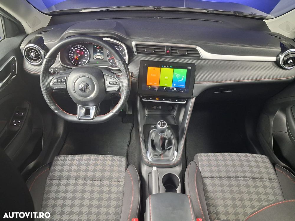 MG ZS - 12