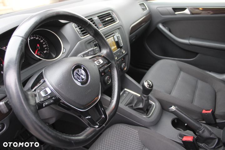 Volkswagen Jetta 1.4 TSI BMT Trendline - 38