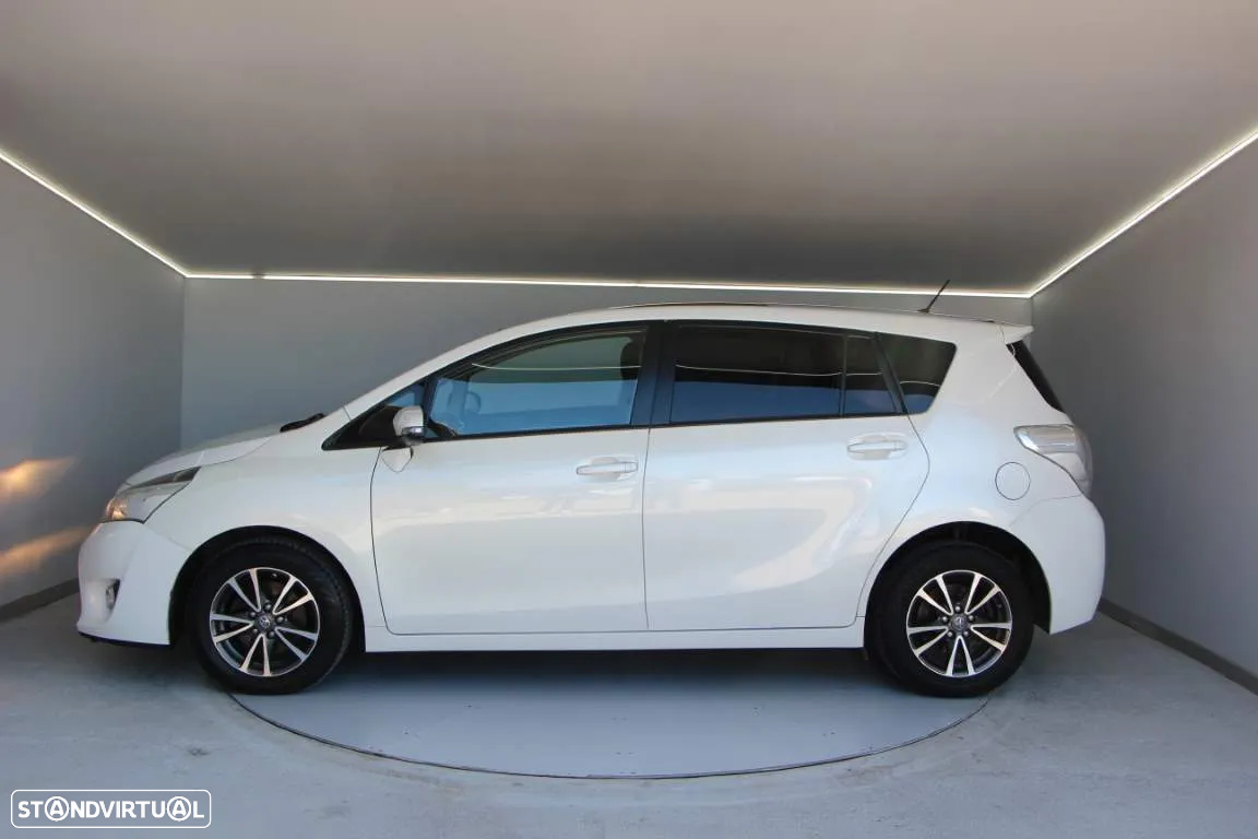 Toyota Verso 1.6 D-4D Exclusive - 3