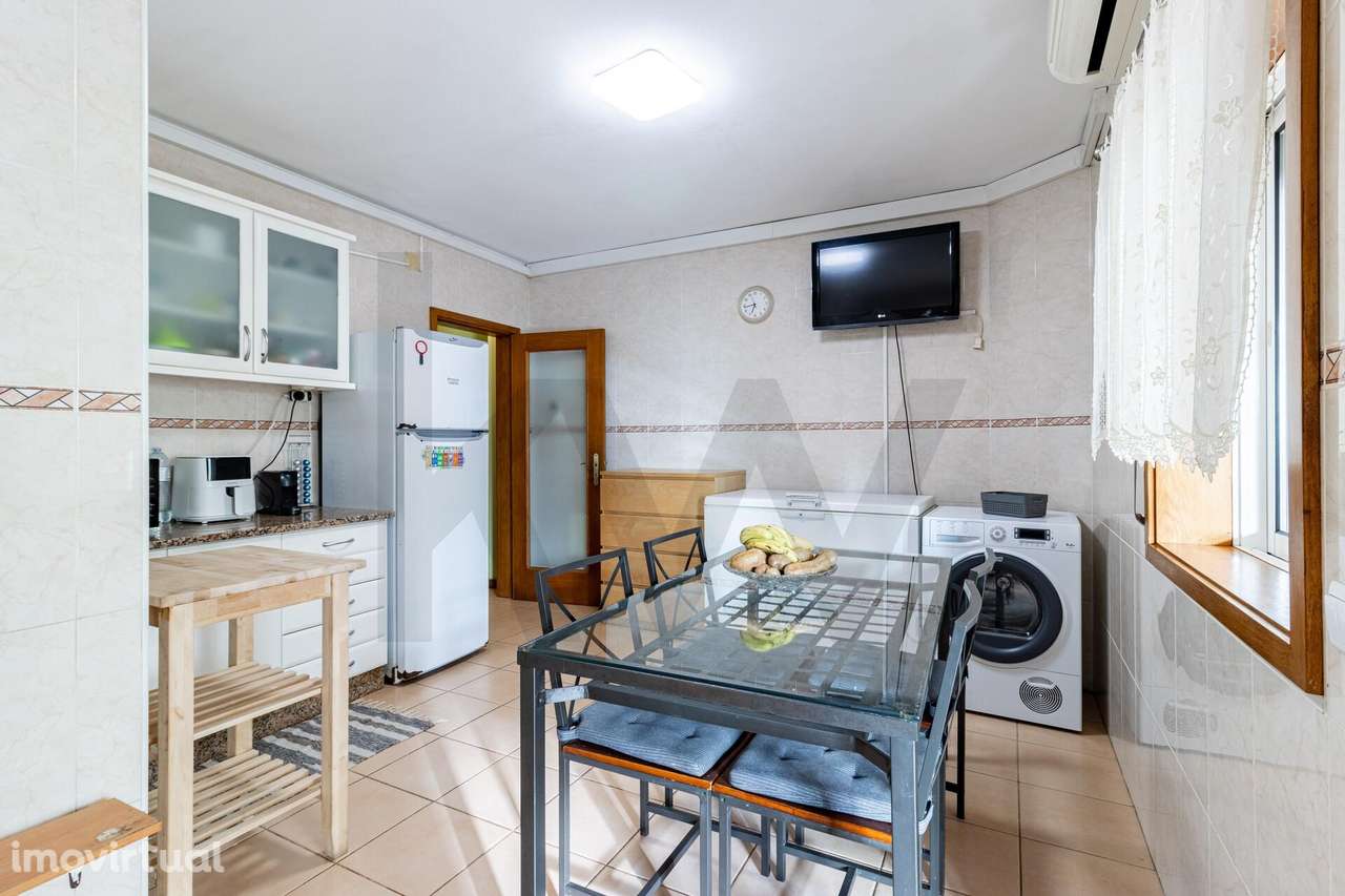 Apartamento T2 com terraço, ar condicionado e garagem | Próximo do cen - Grande imagem: 4/26