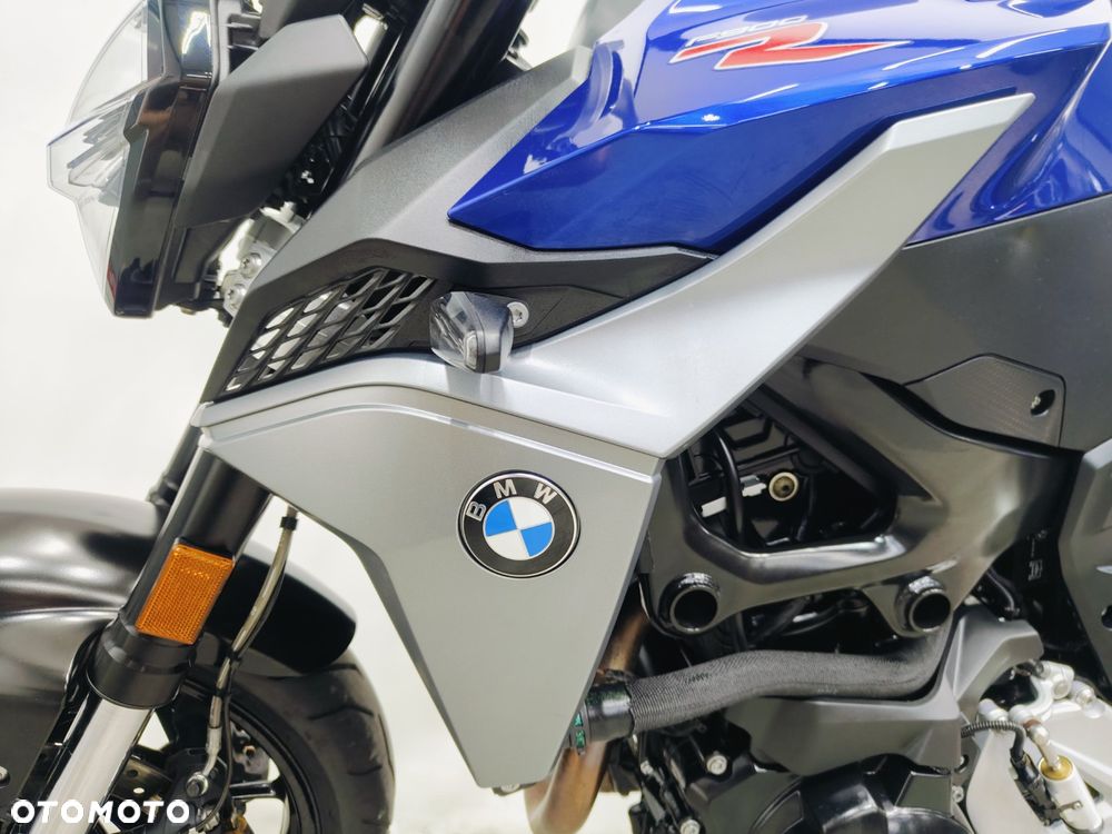 BMW F - 22