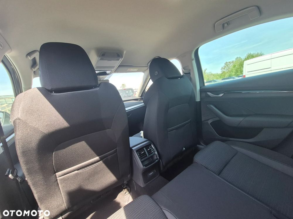 Skoda Octavia 1.5 TSI mHEV Drive Selection DSG - 12