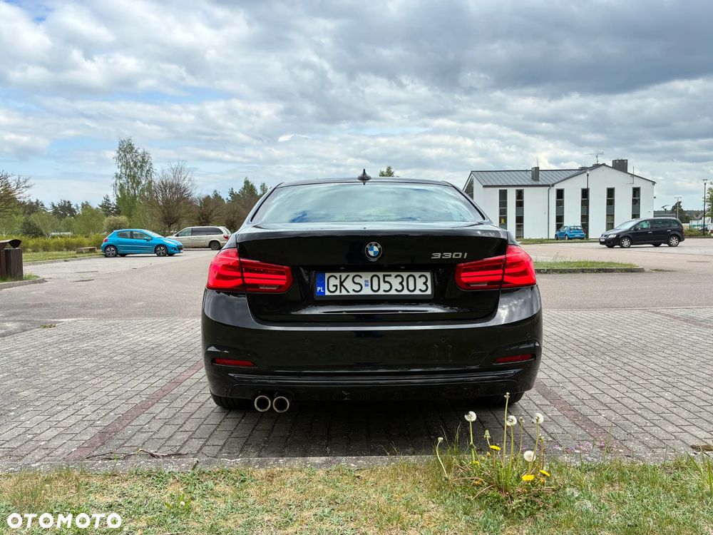 BMW Seria 3 330i Sport Line - 6