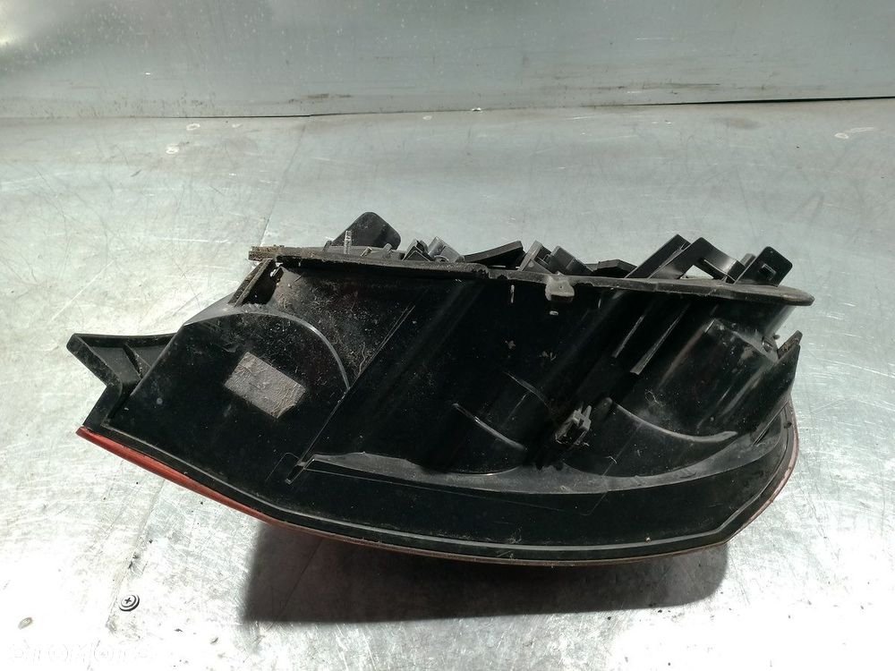 LAMPA TYLNA LEWA PEUGEOT 407 SEDAN - 4