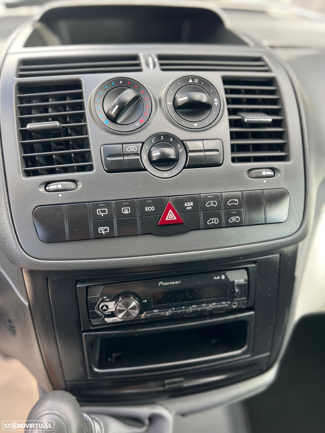 Mercedes-Benz Vito long 5-6 lugares - 21