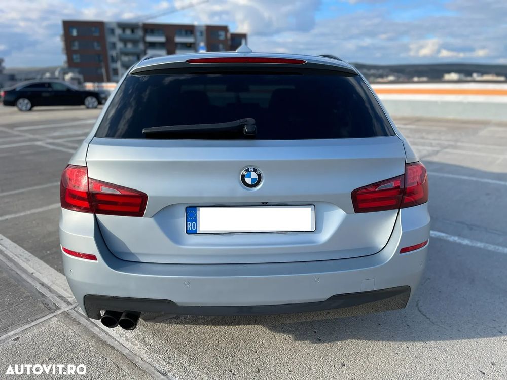 BMW Seria 5 525d xDrive AT - 12