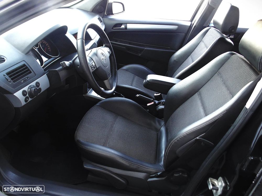 Opel Astra Caravan 1.9 CDTI Sport - 34