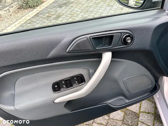 Ford Fiesta 1.6 TDCI Individual - 10