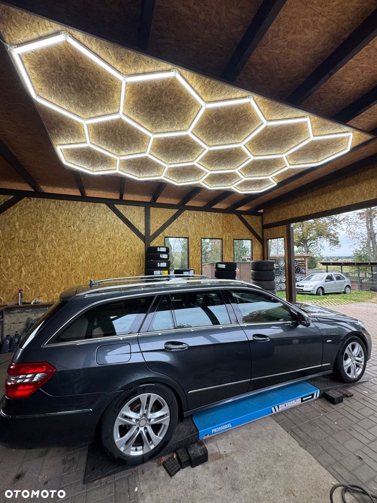 Mercedes-Benz Klasa E 220 BlueTEC 4Matic 7G-TRONIC Avantgarde - 9