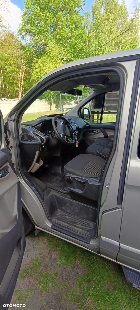 Ford Tourneo Custom - 29