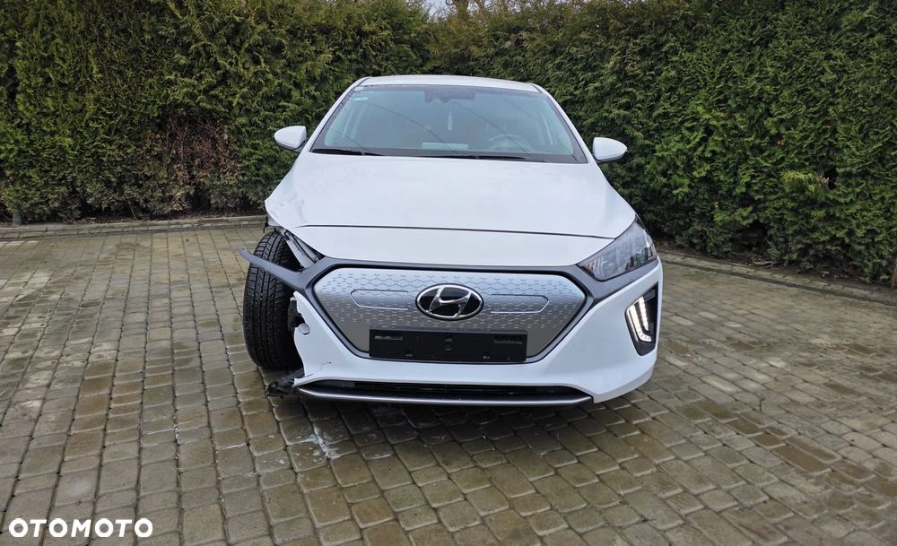 Hyundai IONIQ - 10
