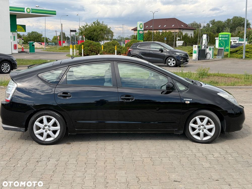 Toyota Prius 1.5 VVT-i Prestige - 4