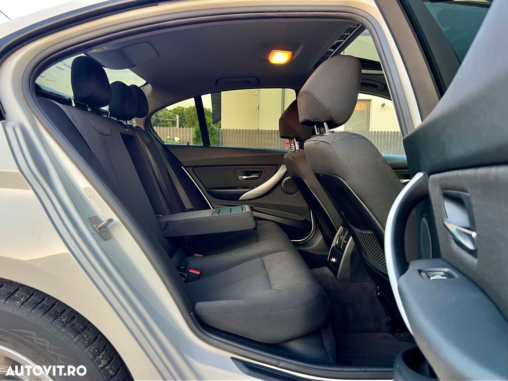 BMW Seria 3 320d Aut. xDrive Edition Luxury Line Purity - 18