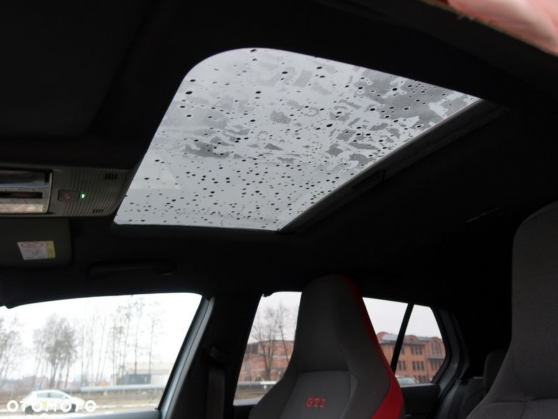 Volkswagen Golf - 22