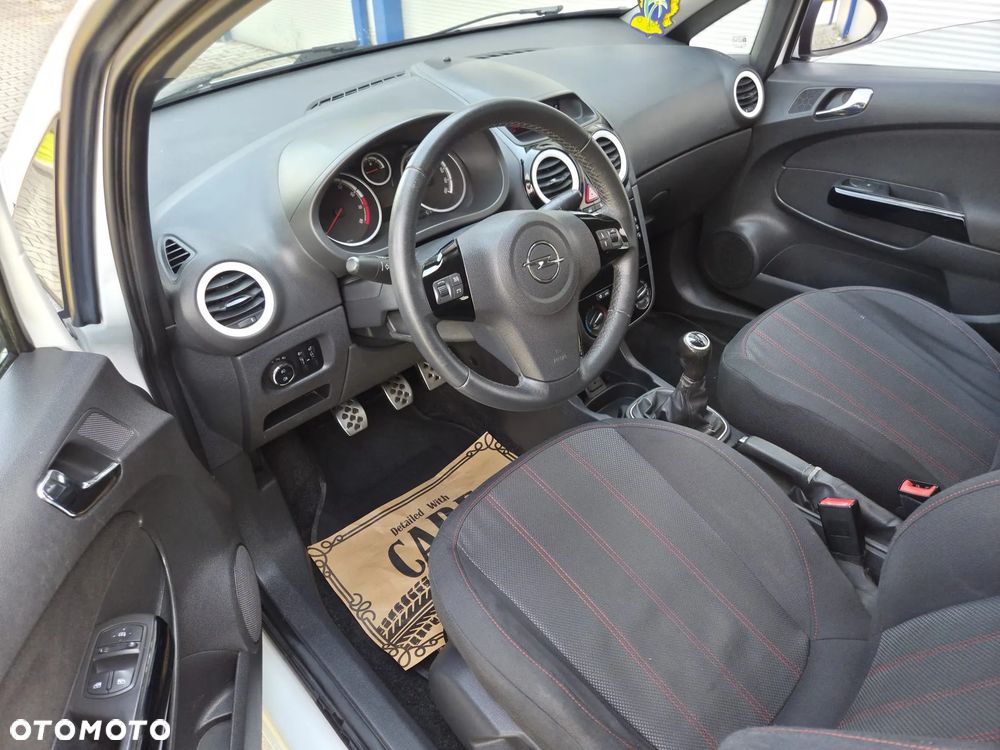 Opel Corsa 1.4 16V Sport - 10