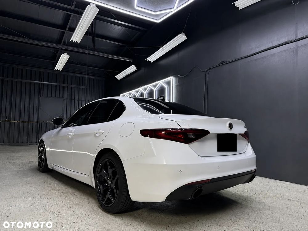 Alfa Romeo Giulia 2.0 Turbo TI Q4 - 5