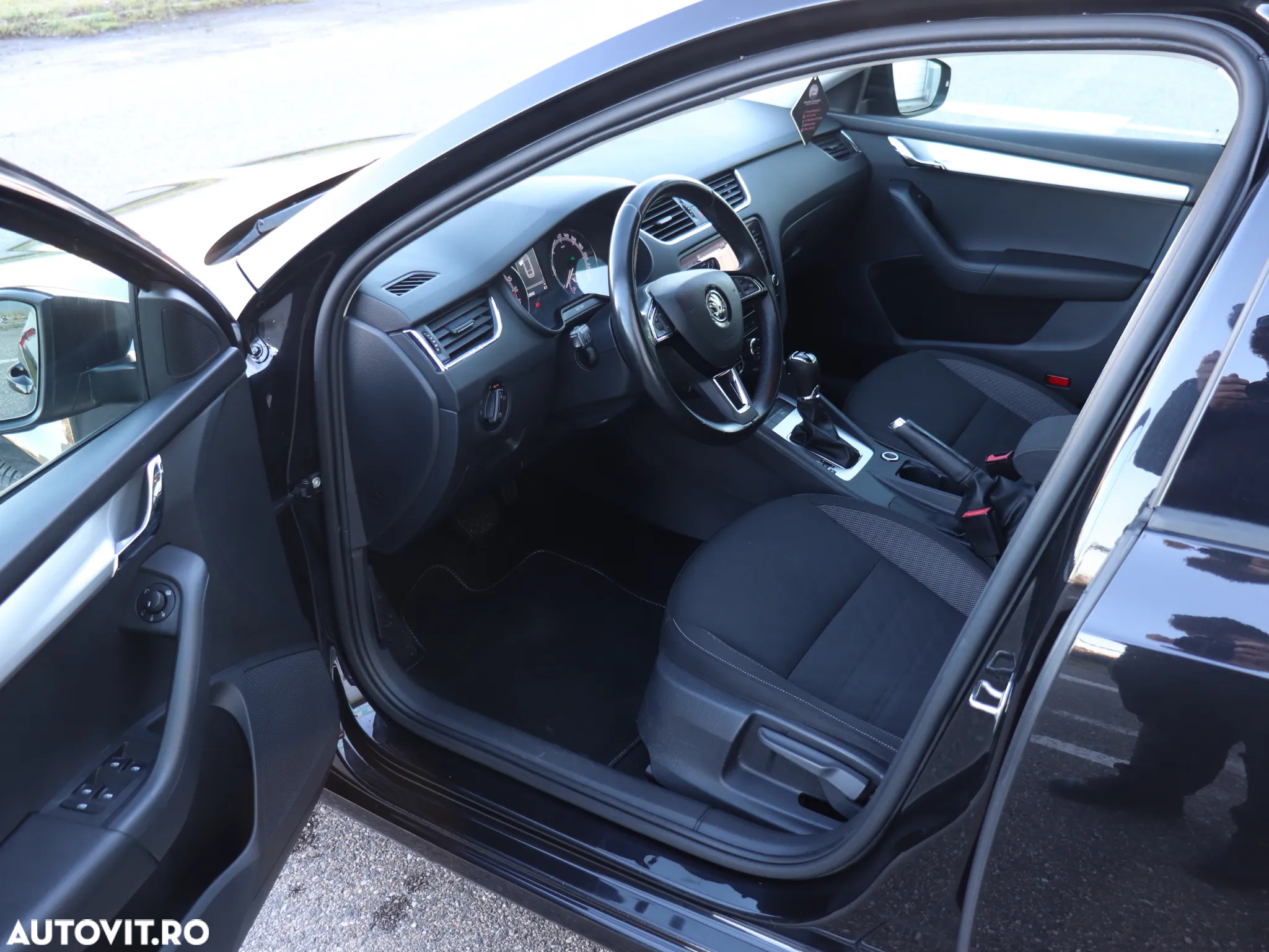Skoda Octavia 2.0 TDI DSG Style - 3