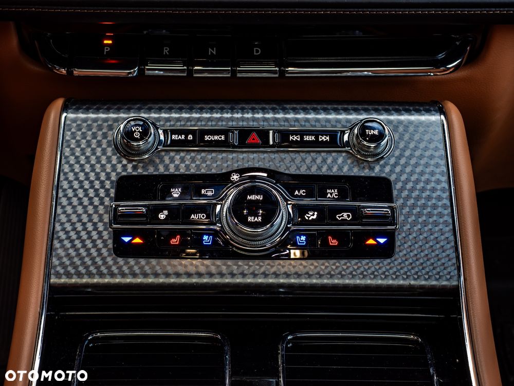 Lincoln Aviator - 31