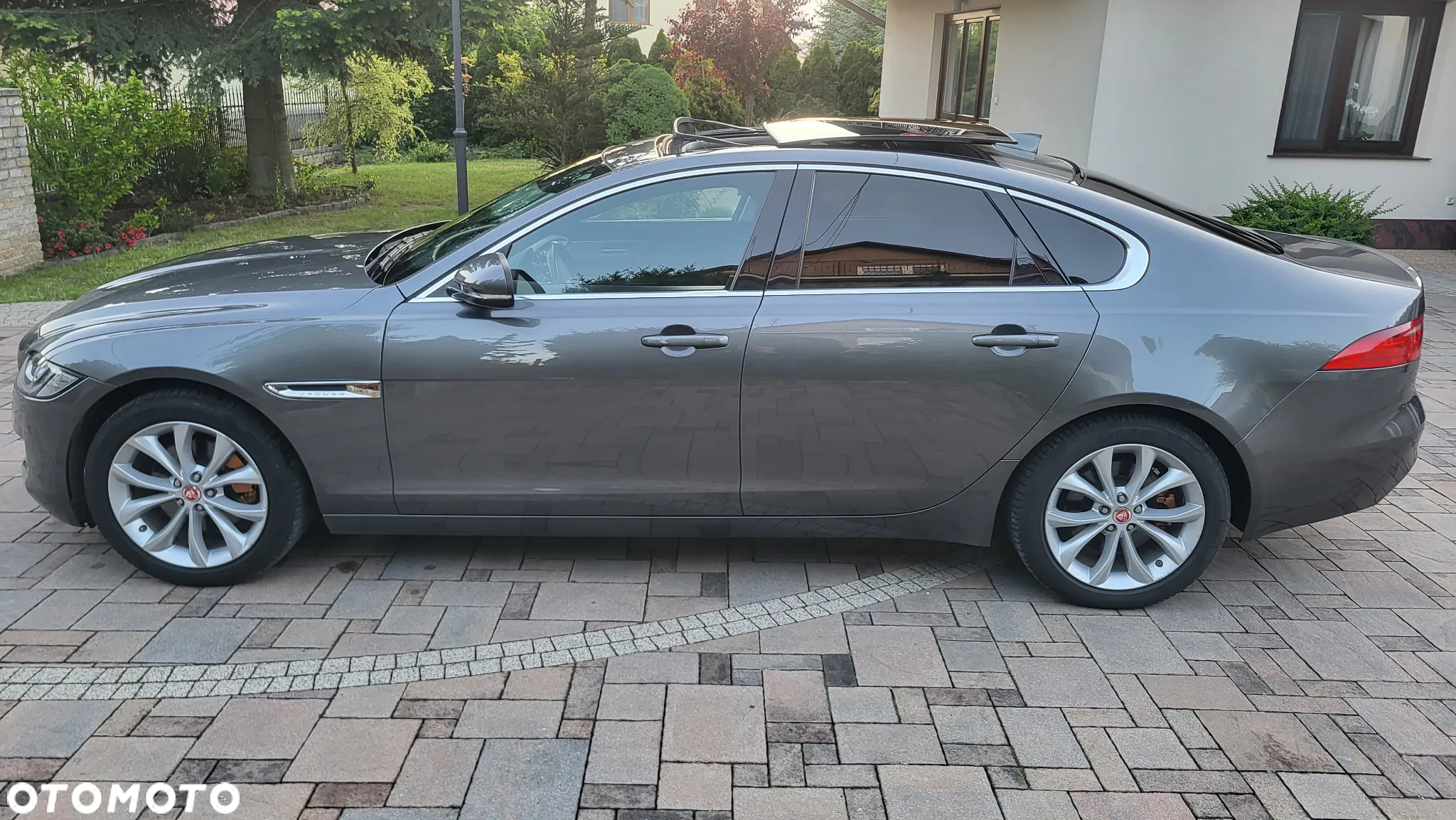Jaguar XF 2.0 T Prestige - 10