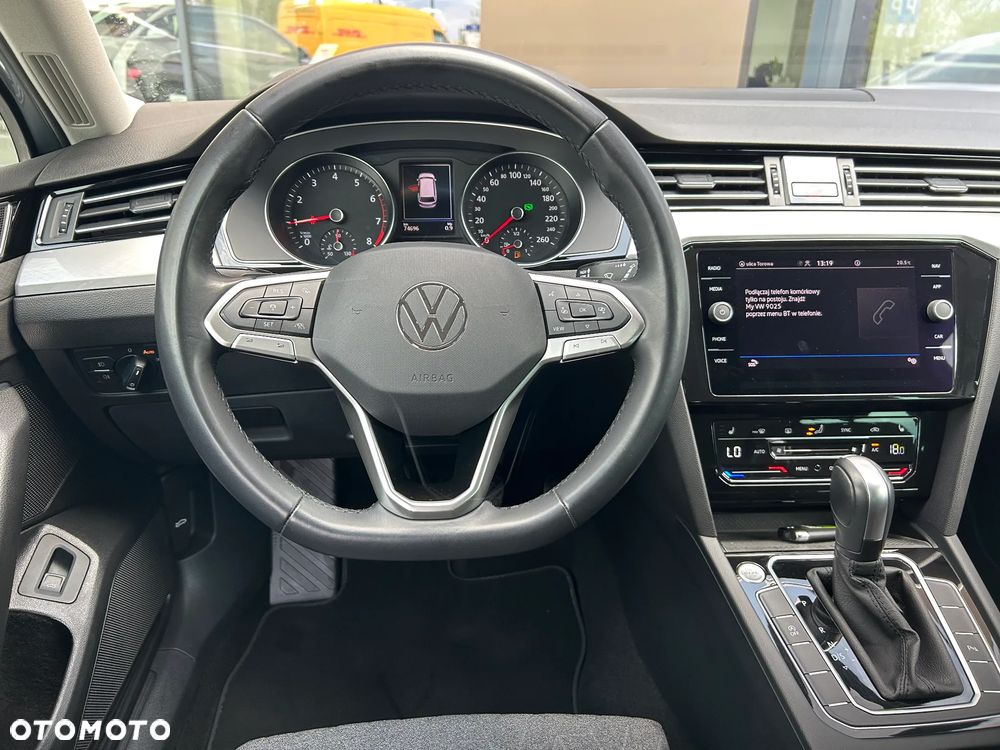 Volkswagen Passat - 19