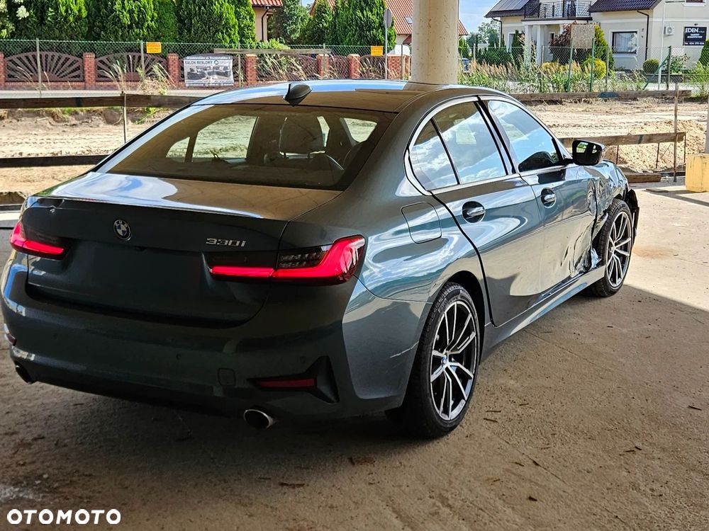 BMW Seria 3 330i Sport Line - 7