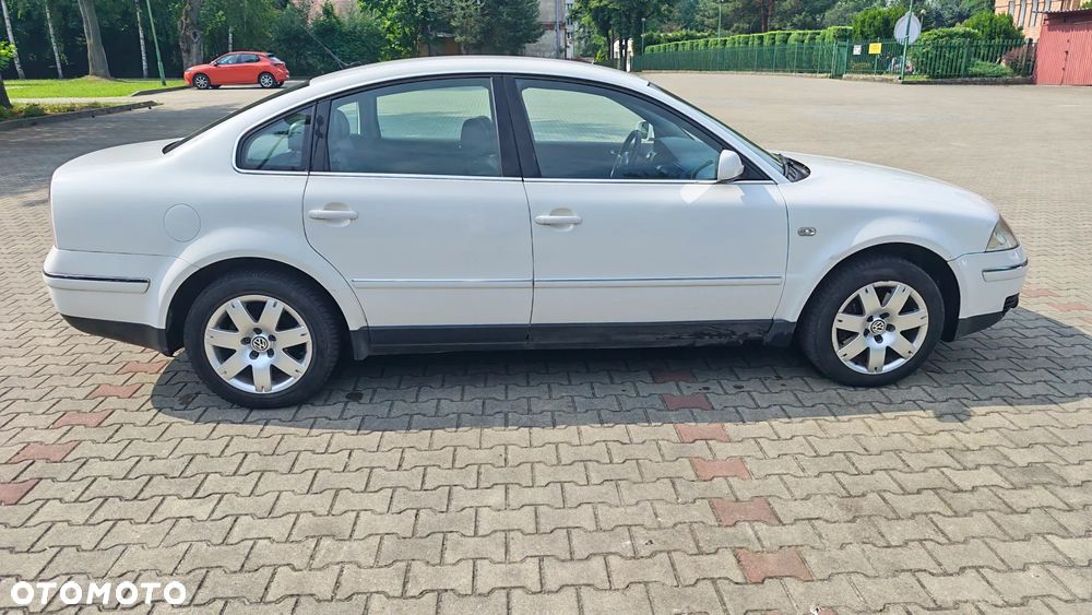 Volkswagen Passat - 15