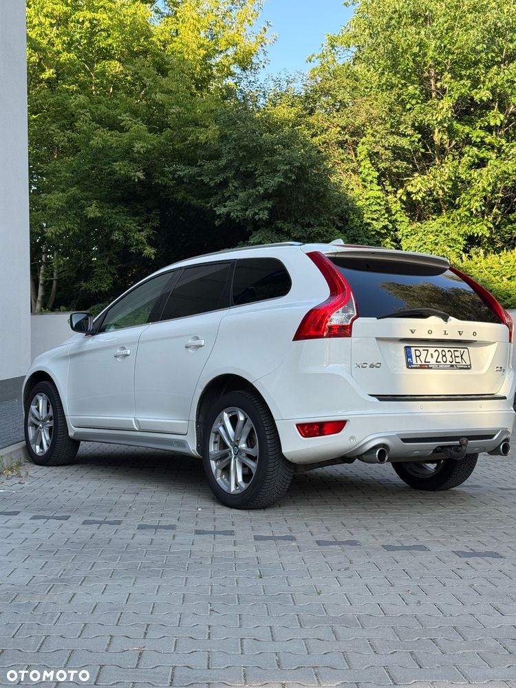 Volvo XC 60 D3 R-Design Kinetic - 4