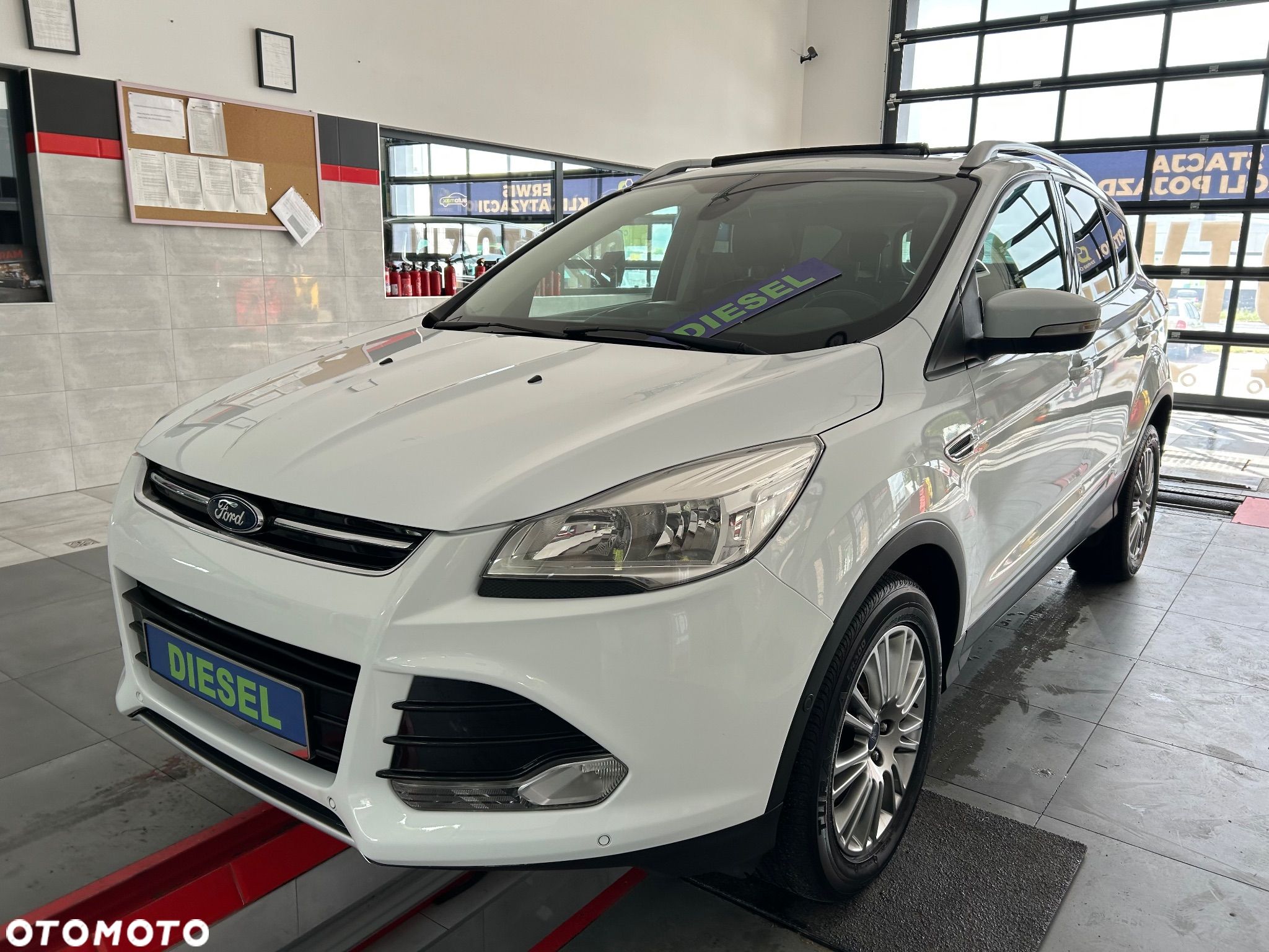 Ford Kuga 2.0 TDCi 2x4 Titanium - 1