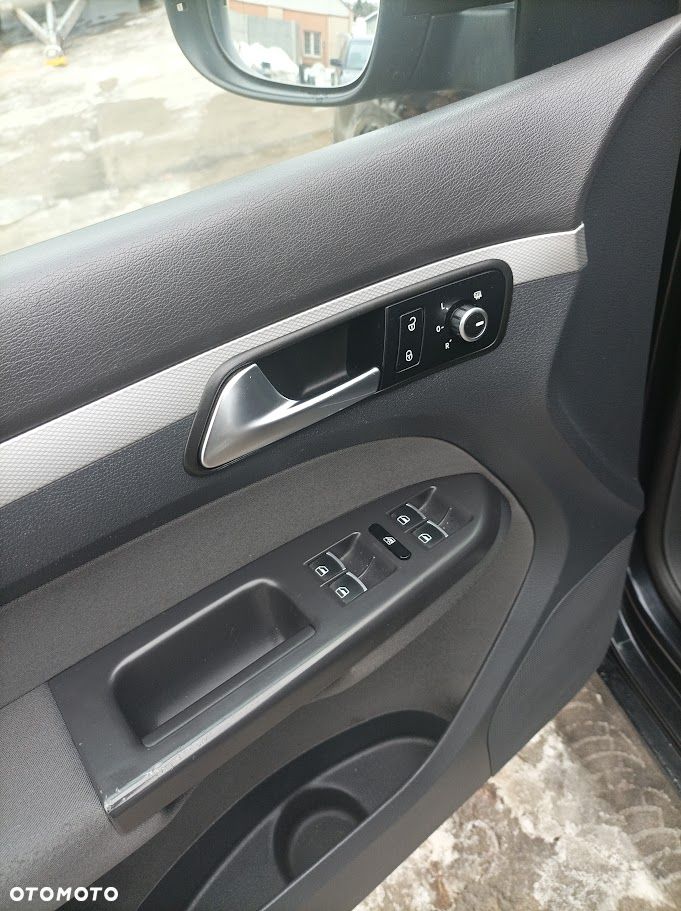 Volkswagen Touran 2.0 TDI DPF Comfortline - 10