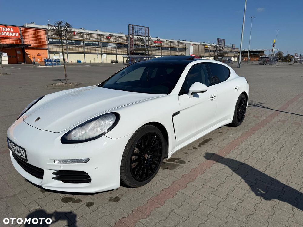 Porsche Panamera - 1