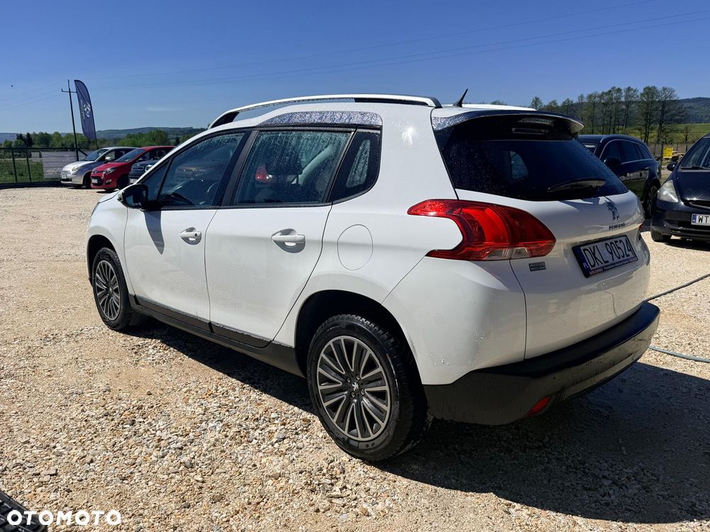 Peugeot 2008 1.2 VTi Allure - 3