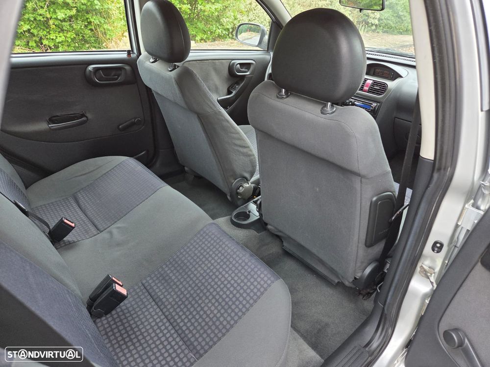 Opel Corsa 1.2 16V Confort - 11
