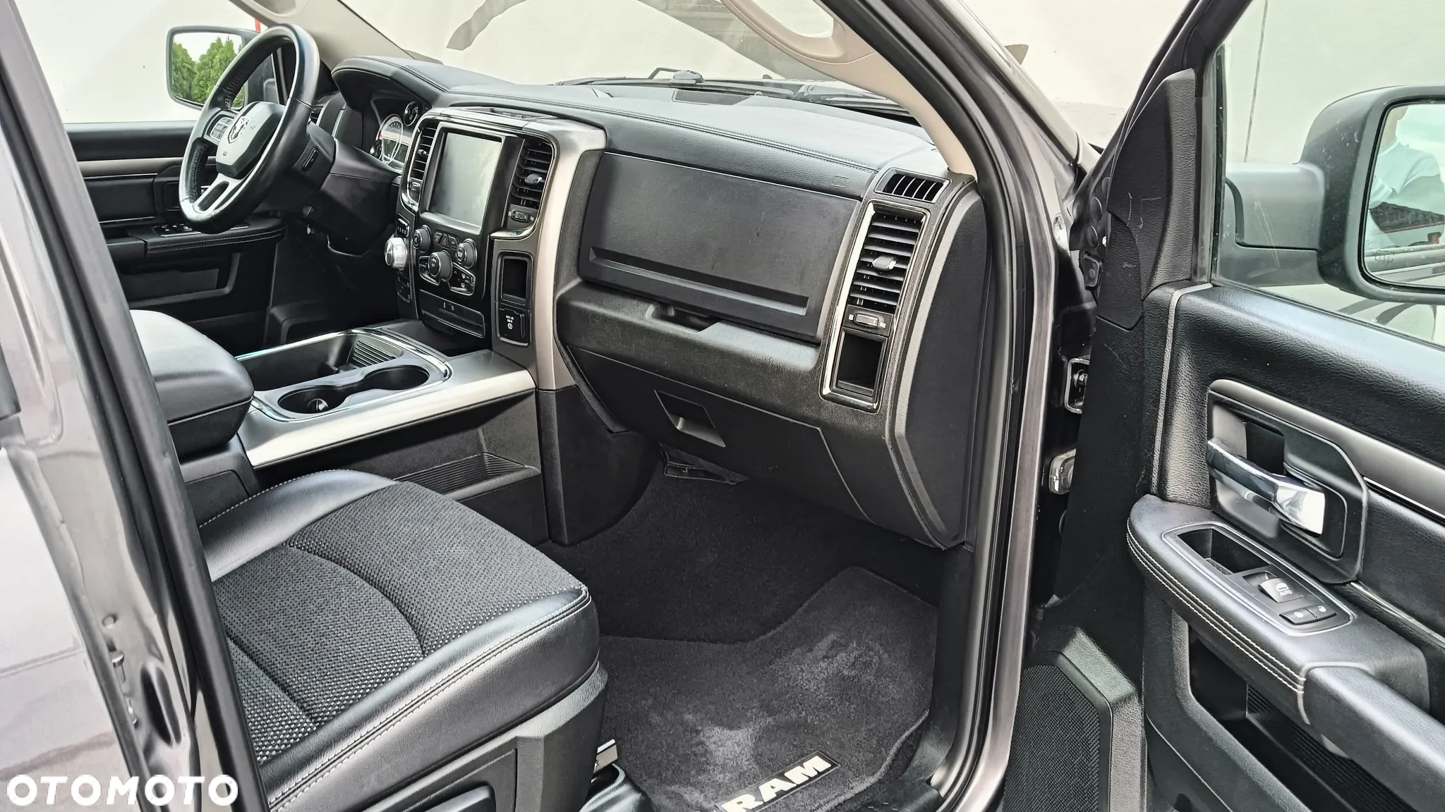 Dodge RAM 1500 5.7 4x4 - 24