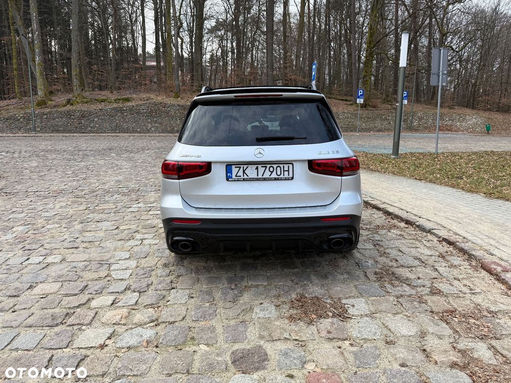 Mercedes-Benz GLB - 13