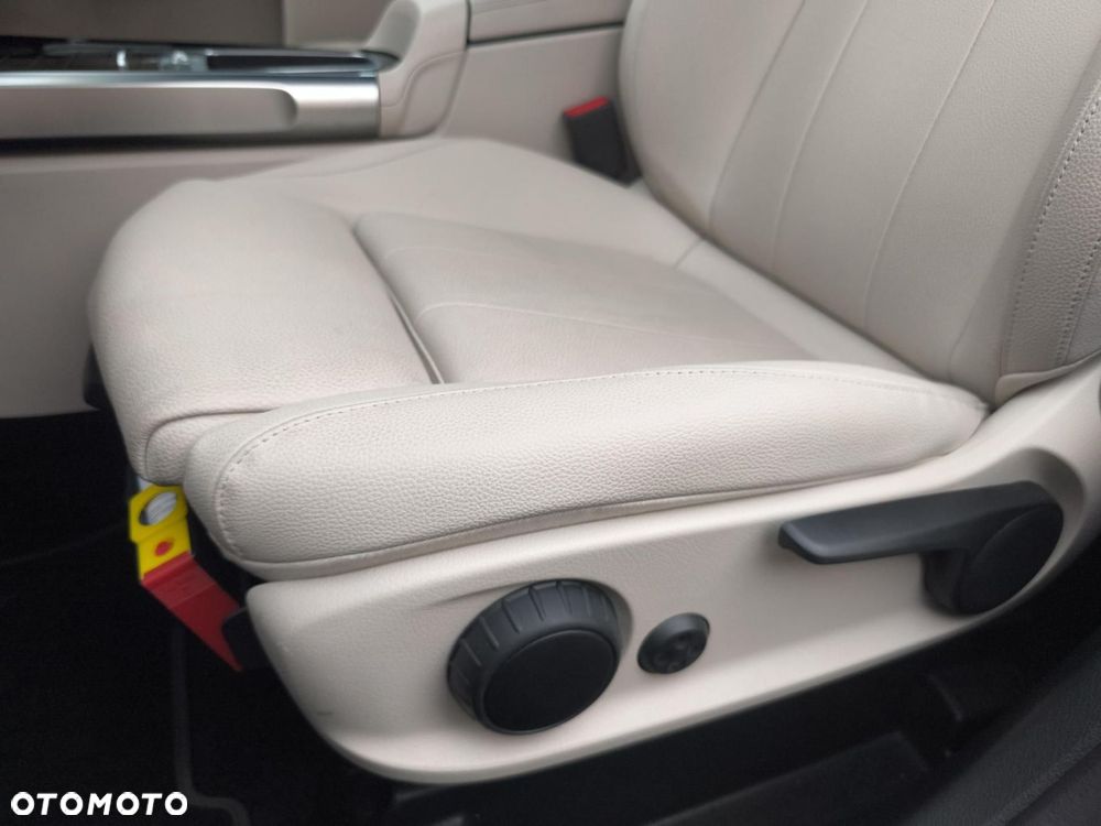 Mercedes-Benz GLB - 13