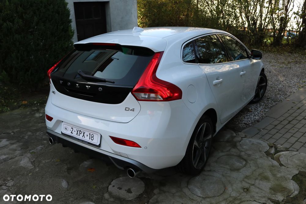 Volvo V40 D4 Drive-E R-Design Momentum - 12