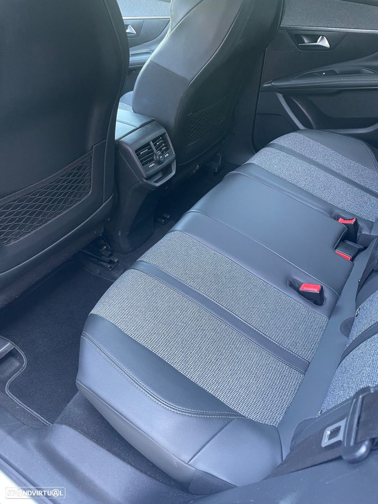 Peugeot 3008 PureTech 130 Stop & Start GPF EAT8 Allure - 28