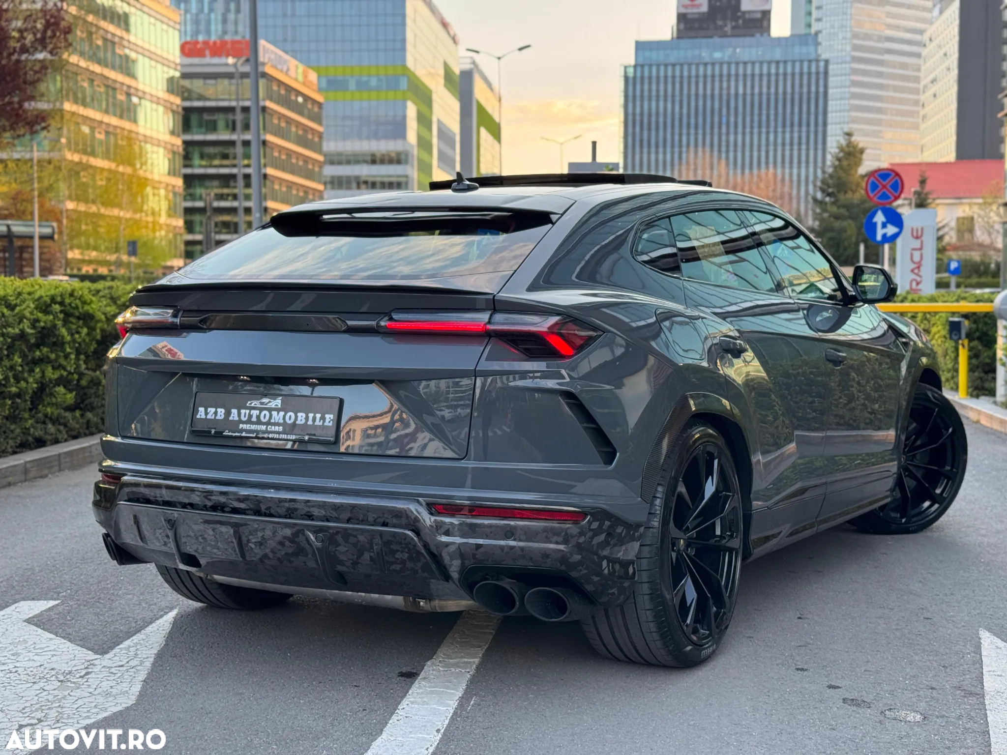 Lamborghini URUS Standard - 11