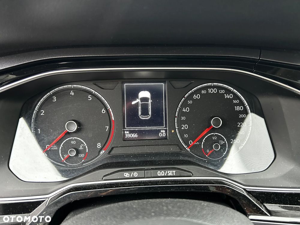 Volkswagen Polo 1.0 TSI OPF R-Line - 29