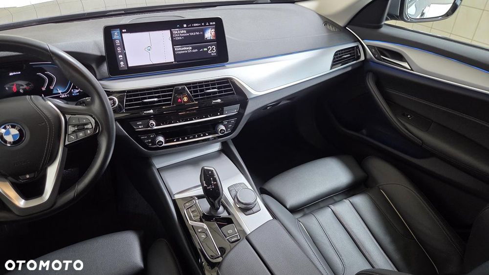 BMW Seria 5 530e xDrive M Sport sport - 12