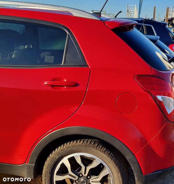 SSANGYONG KORANDO III 16r BŁOTNIK LEWY TYŁ RAM