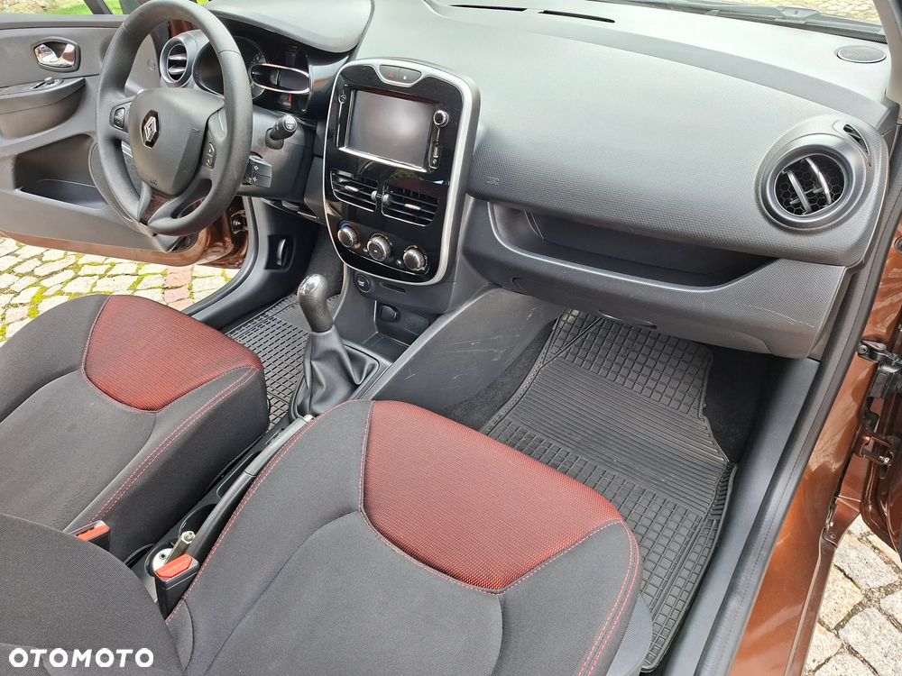 Renault Clio 1.2 16V 75 Life - 19