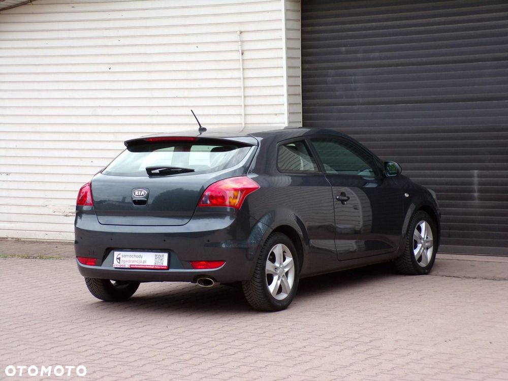 Kia ProCeed - 12