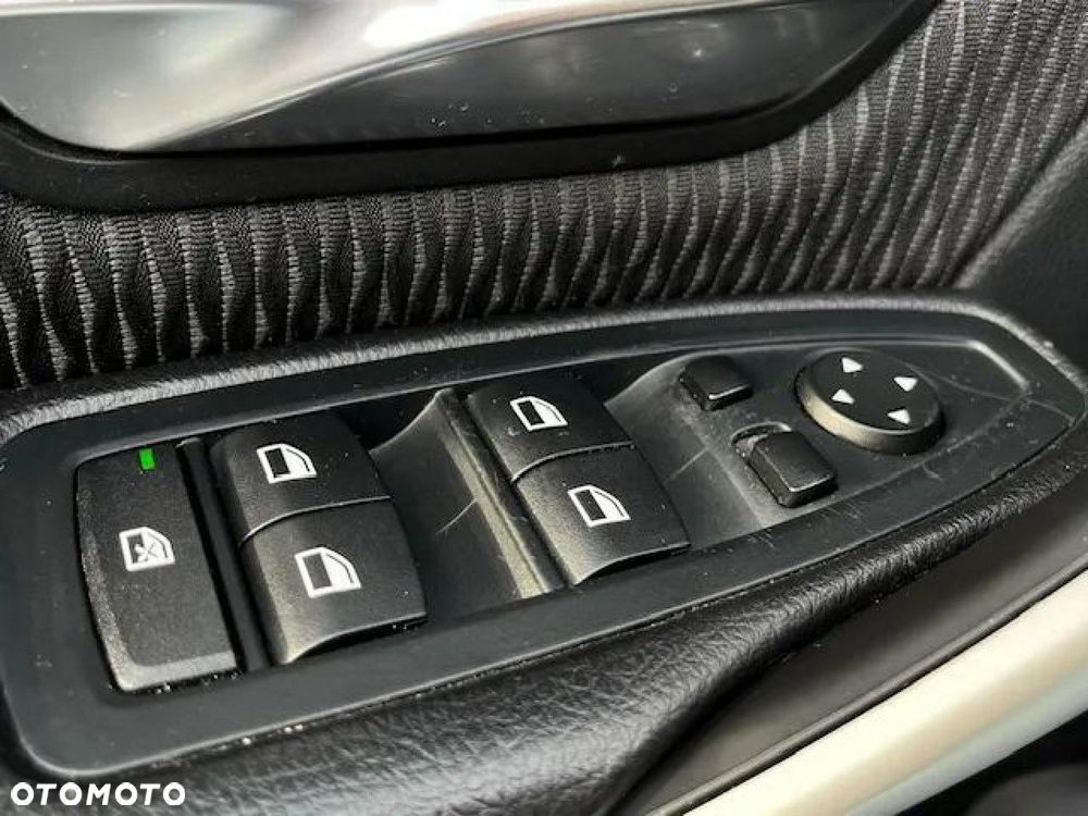 BMW Seria 3 - 35
