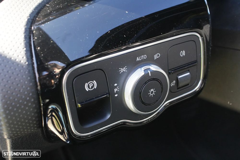 Mercedes-Benz CLA 250 e 8G-DCT AMG Line - 37