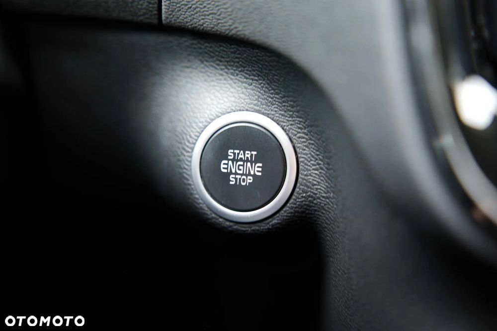Volvo XC 40 B4 B AWD DKG Momentum Pro - 20